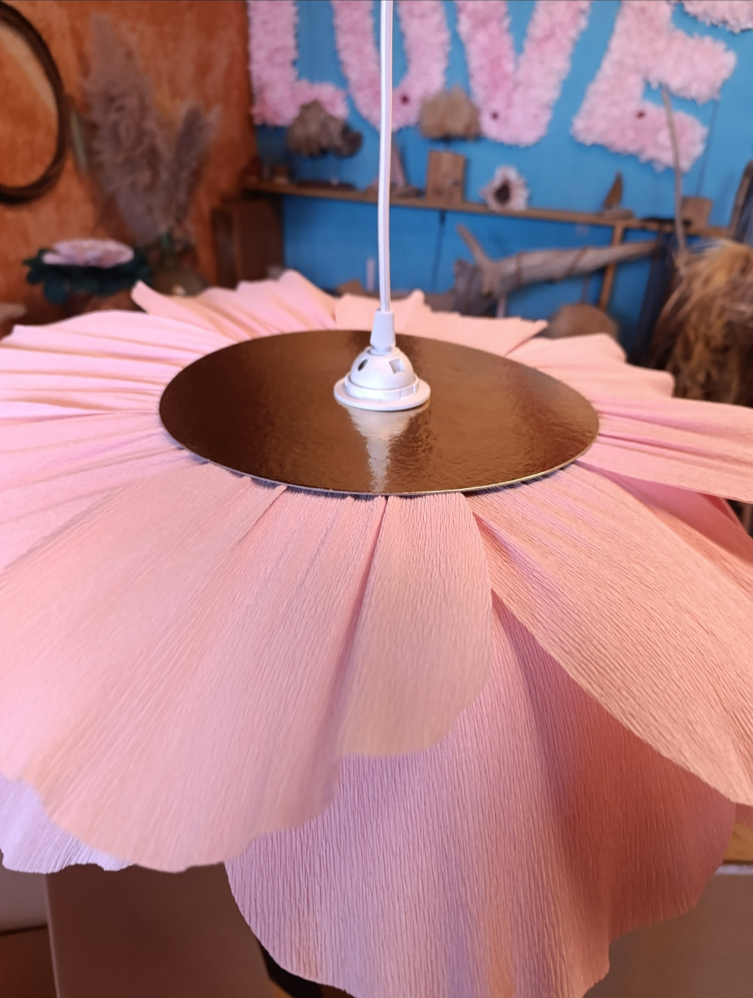 Suspension fleur rose